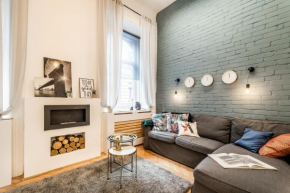 BpR Industrial Fantasy Apartment with A/C